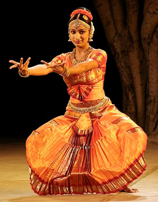 Обучение индийскому танцу в Петербурге